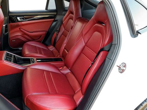 Used 2018 Porsche Panamera 4S image 53