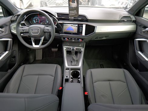 New 2025 Audi Q3 2.0T Premium image 33
