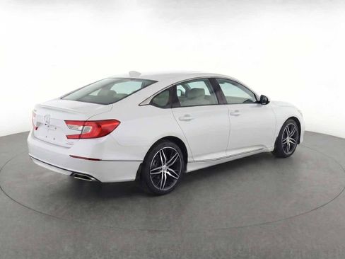 Used 2021 Honda Accord Touring image 5