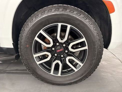 Used 2021 GMC Yukon XL AT4 image 10