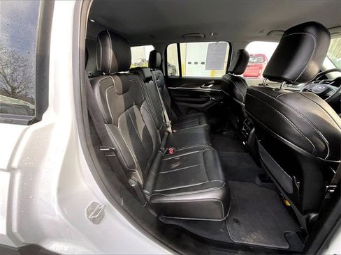 Used 2023 Jeep Grand Cherokee Limited w/ Black Appearance Package image 22