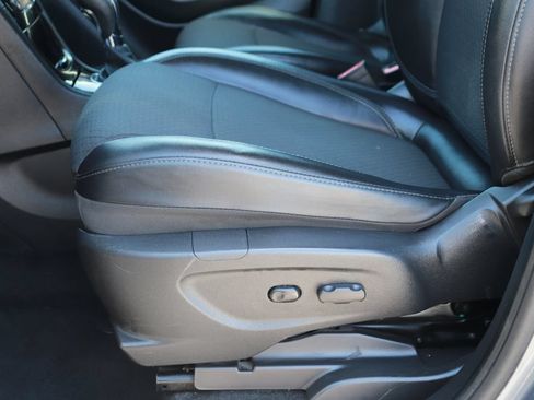 Used 2020 Buick Encore Preferred FWD image 10
