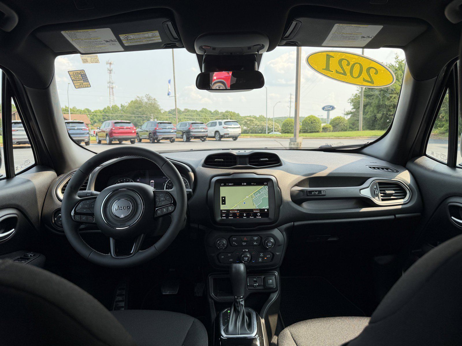 Used 2021 Jeep Renegade Latitude FWD image 18