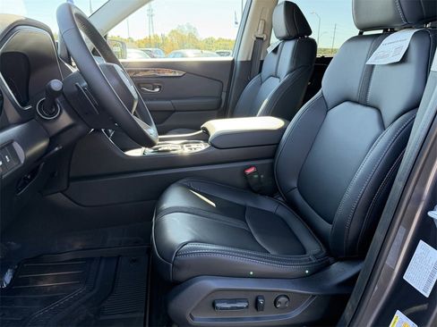 New 2025 Honda Pilot Touring image 24