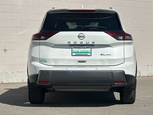 Used 2024 Nissan Rogue SL w/ SL Premium Package AWD/4WD image 4