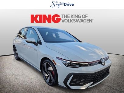 New 2025 Volkswagen Tiguan SE