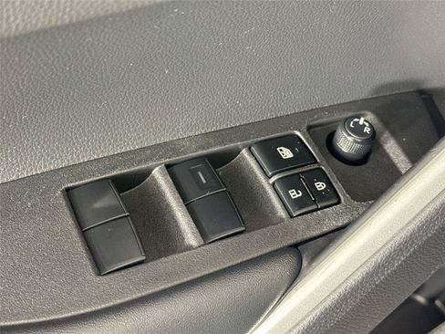 Certified 2025 Toyota Corolla Cross XLE FWD image 26