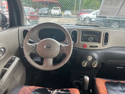 Used 2013 Nissan Cube 1.8 S w/ Interior Designer Pkg FWD image 4