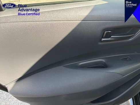 Used 2025 Toyota Corolla LE FWD image 9