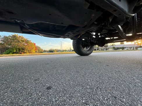 Used 2013 Jeep Wrangler Unlimited Rubicon AWD/4WD image 18