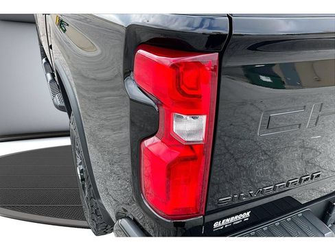 Used 2021 Chevrolet Silverado 2500 LTZ w/ LTZ Plus Package AWD/4WD image 38