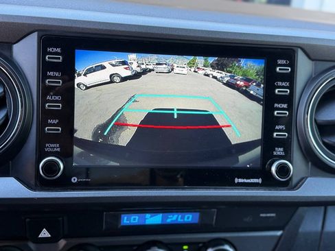 Used 2021 Toyota Tacoma TRD Off-Road w/ Technology Package AWD/4WD image 13