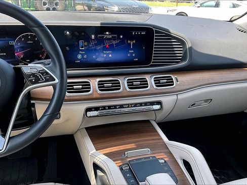 Used 2025 Mercedes-Benz GLE 350 4MATIC image 8