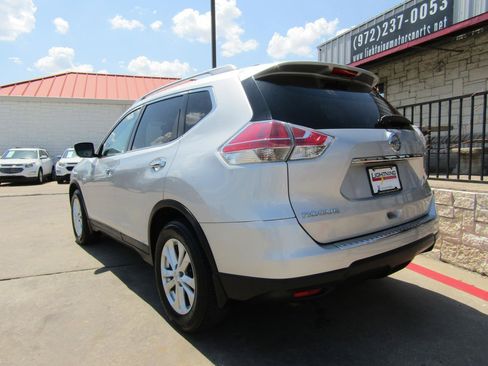 Used 2016 Nissan Rogue SV w/ SV Moonroof Package FWD image 3
