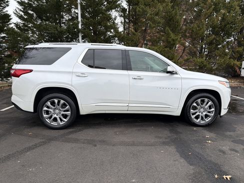 Used 2019 Chevrolet Traverse Premier image 11