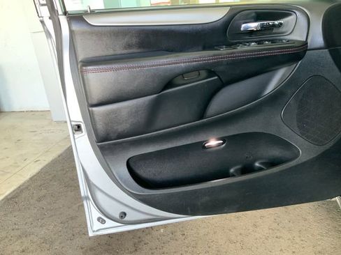 Used 2019 Dodge Grand Caravan GT image 14