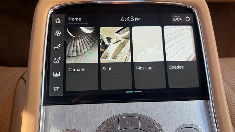 Used 2023 Genesis G90 3.5T AWD/4WD image 30