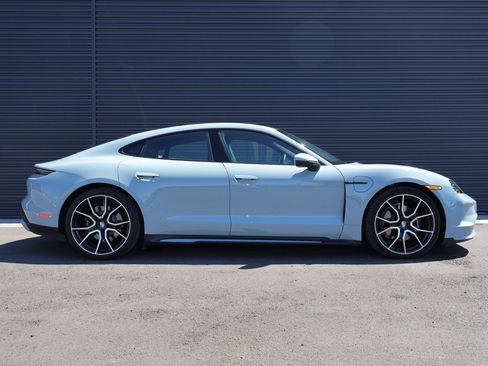 Used 2025 Porsche Taycan 4S AWD/4WD image 10