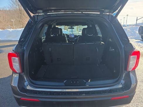 Used 2020 Ford Explorer XLT w/ Equipment Group 202A image 16