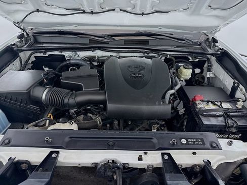 Used 2017 Toyota Tacoma SR5 w/ Tow Package RWD image 25