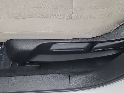 Certified 2025 Honda Accord LX image 18