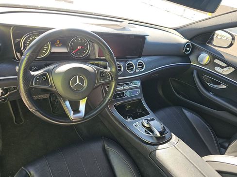 Used 2018 Mercedes-Benz E 400 4MATIC Sedan image 10