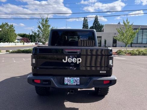 Used 2020 Jeep Gladiator Overland AWD/4WD image 6
