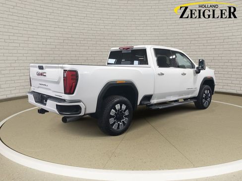 New 2025 GMC Sierra 2500 Denali w/ Denali Reserve Package image 5