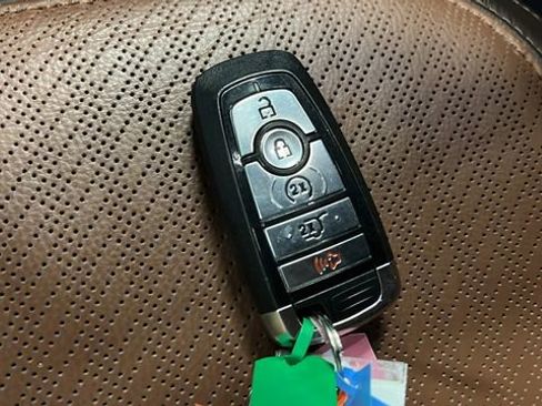 Used 2025 Ford Expedition Max King Ranch AWD/4WD image 46