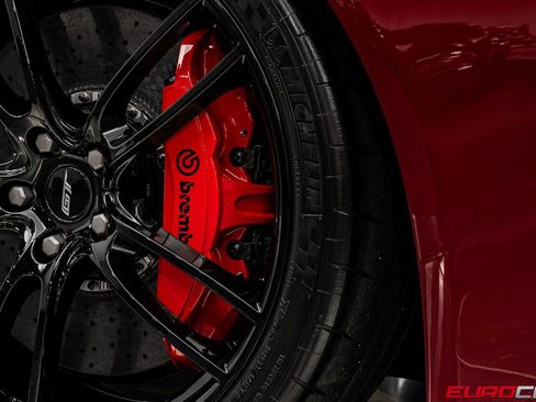 Used 2018 Ford GT RWD image 32
