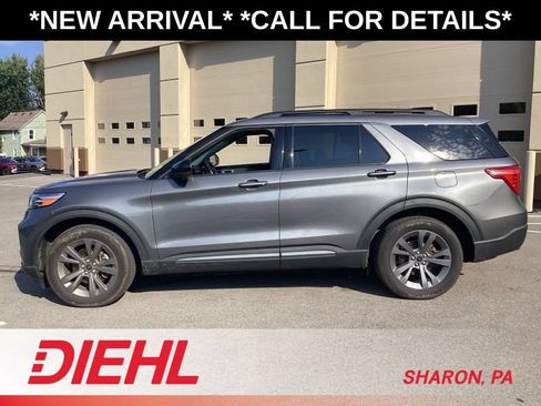 Used 2022 Ford Explorer XLT w/ Equipment Group 202A AWD/4WD image 4