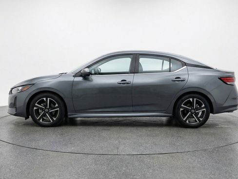 Used 2025 Nissan Sentra SV FWD image 5