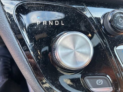 Certified 2023 Chrysler Pacifica Pinnacle image 23