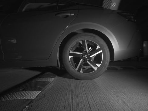 Used 2025 Nissan Sentra SV image 14