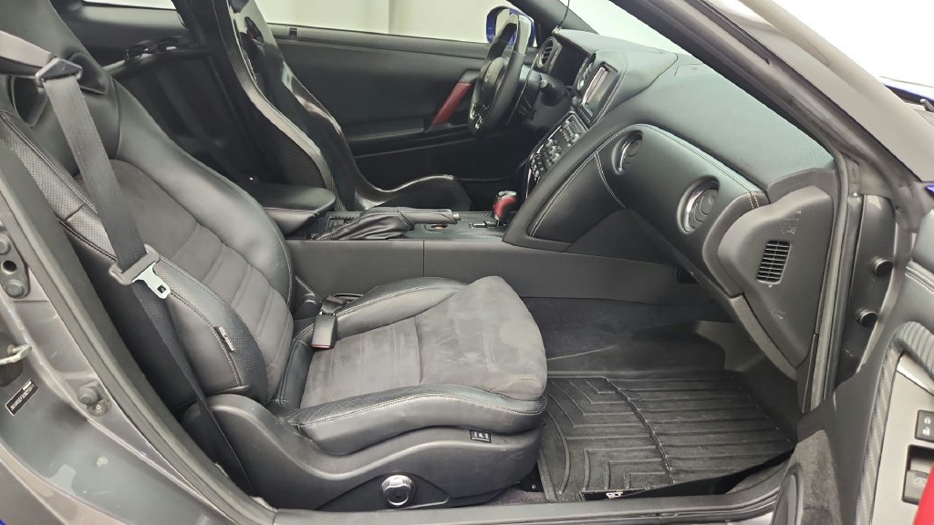 Used 2014 Nissan GT-R Black Edition AWD/4WD image 51