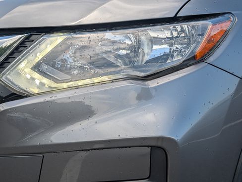 Used 2020 Nissan Rogue S AWD/4WD image 16