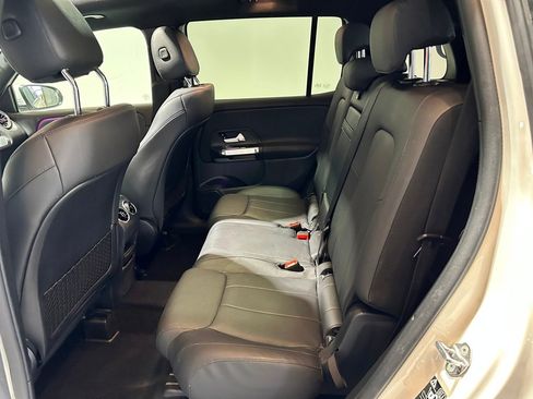 Used 2022 Mercedes-Benz GLB 250 4MATIC image 29