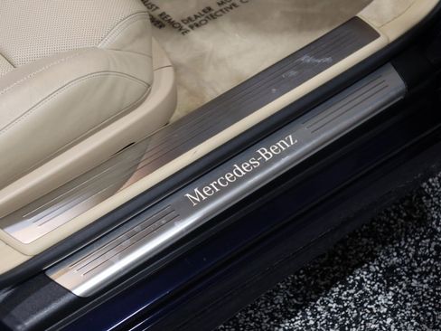 Used 2013 Mercedes-Benz SL 550 w/ Premium Pkg image 44