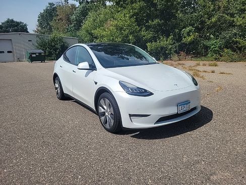 Used 2022 Tesla Model Y Long Range AWD/4WD image 5