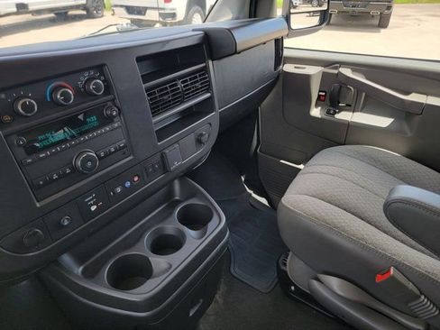 Used 2025 Chevrolet Express 3500 LT w/ LT Preferred Equipment Group RWD image 29