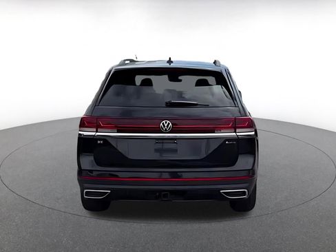 Used 2025 Volkswagen Atlas SE AWD/4WD image 14