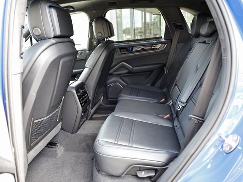 New 2025 Porsche Cayenne GTS image 25