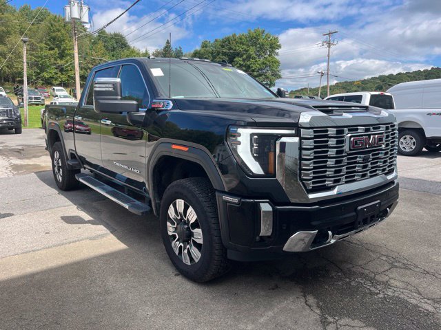 Used 2026 GMC Sierra 2500 Denali w/ Technology Package AWD/4WD image 2