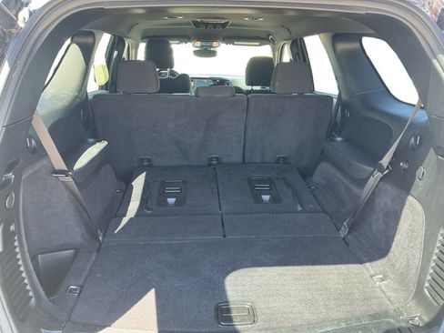 Used 2025 Dodge Durango GT AWD/4WD image 16