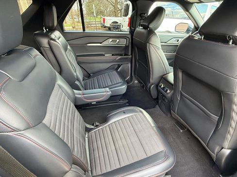 Used 2025 Ford Explorer ST-Line image 20