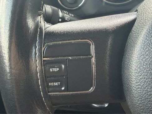 Used 2018 Jeep Wrangler Unlimited Sahara AWD/4WD image 14