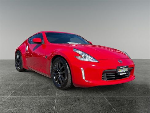 Used 2016 Nissan 370Z Touring RWD image 8