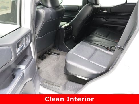 Used 2024 Toyota Land Cruiser image 32