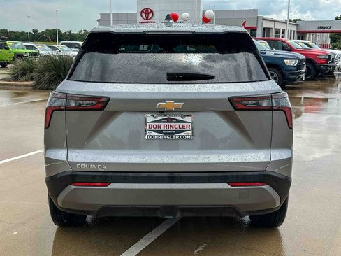 Used 2026 Chevrolet Equinox LT FWD image 4