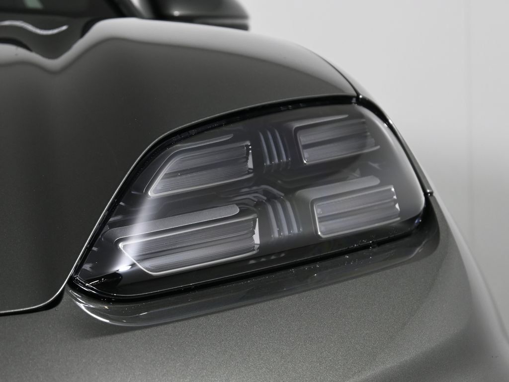 Used 2026 Porsche Macan 4 Electric AWD/4WD image 11